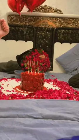 Alhamdulilah one year complete 🥰🥰#1stanniversary #wedingeniversary #repostmyvedio🥀 #unfreezemyaccount #aniversarygift @tiktok creators 