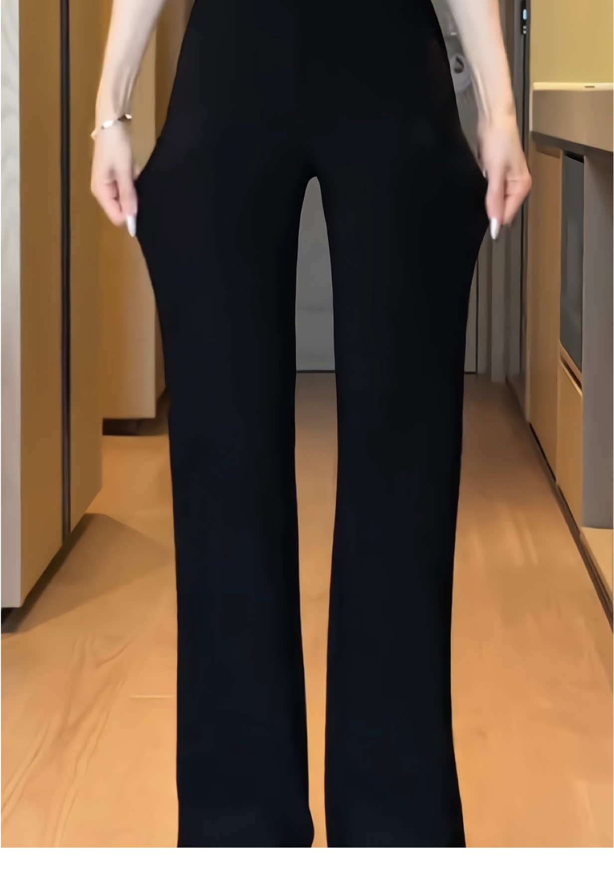 Quần Ống Loe Cạp Cao Tôn Dáng Vải Tuyết Mưa Mềm Mịn Thỏa Mái Mặc Đi Làm Đi Chơi #quanongloe #quannu #thoitrangnu #hottrend #xuhuong 