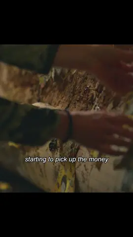 A man discovered a large amount of cash relics#movie #tiktokgemscontest #fpyシ 