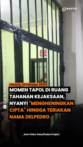 Para tahanan politik yang ditahan di rutan Polda Metro Jaya pada Rabu (29/10/2025) dilimpahkan ke Kejaksaan Negeri Jakarta Pusat.  Tahanan yang dipindahkan antara lain, Delpedro Marhaen (Direktur Lokataru Foundation), Muzaffar Salim (Staf Lokataru Foundation) dan Syahdan Husein (admin @gejayanmemanggil).  Pemindahan ini berkaitan dengan pelimpahan berkas, barang bukti dan tersangka. Tahanan politik selanjutnya akan menjalani persidangan setelah permohonan Praperadilan ditolak sepenuhnya oleh hakim Pengadilan Negeri (PN) Jakarta Selatan pada Senin (27/10) lalu.  Kamu bisa baca berita selengkapnya di pedeoproject.com  #bebasberpendapat  #bebasberekspresi  #belajarham  #belajarhukum  #hakasasimanusia 