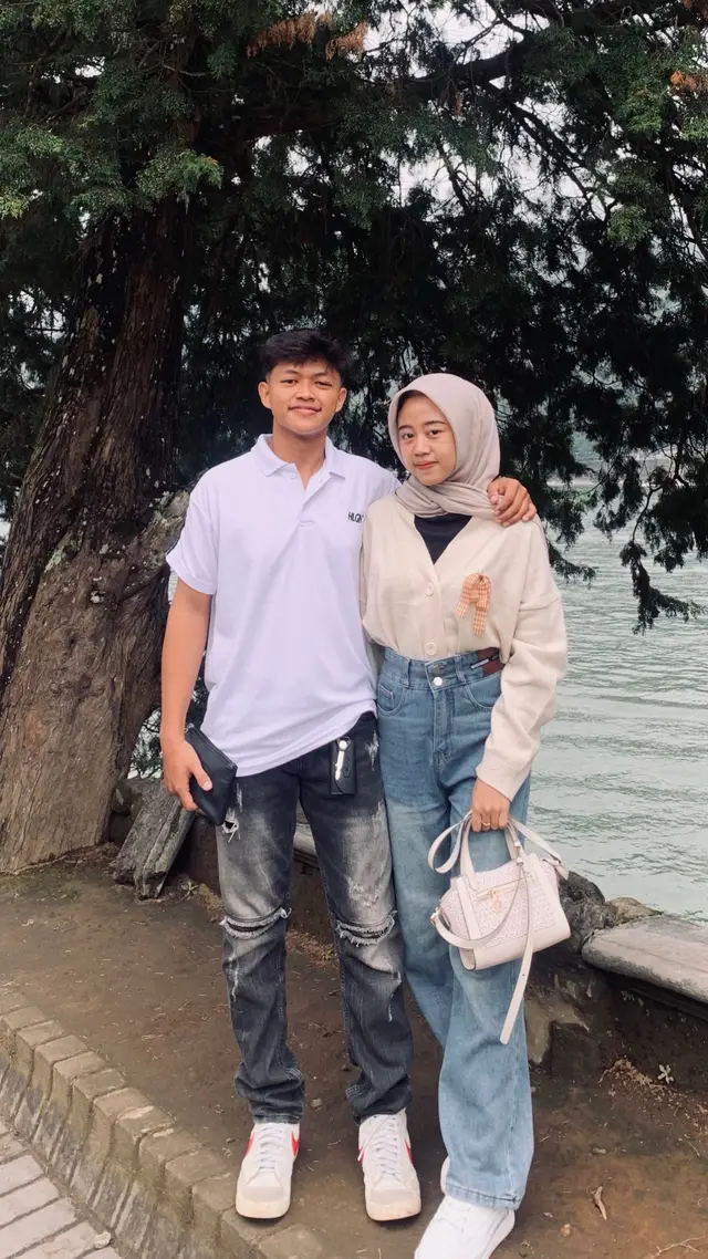 seharian diajakin main🤏🏻🤍 #foryoupage #dumppics #sarangan 