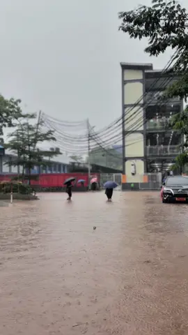 kampus kamu punya waterboom ga ?  #unj #unjwaterboom #fyp 