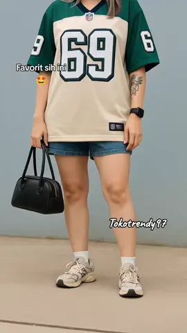 kaos jersey favorit bulan ini 😍 #promoguncang1111 #kaos #kaosjersey #jersey #outfit 