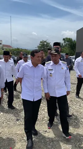 Bupati Pidie Jaya H. Sibral Malasyi MA, S.Sos.,ME menerima kunjungan kerja Wakil Gubernur Aceh Fadhlullah (Dek Fadh) dalam rangka peninjauan lokasi pelaksanaan Musabaqah Tilawatil Qur’an (MTQ) Aceh ke-37 yang akan digelar di Kabupaten Pidie Jaya 1-8 November 2025 di Arena Utama MTQ Aceh, Rabu,29/10/2025. @PROPERTI OF BUPATI PIDIE JAYA @HASAN BASRI ST.MM 