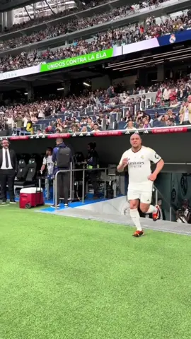 Carlos 🚀#carlos #football #fouryou @Roberto Carlos @Real Madrid C.F. 