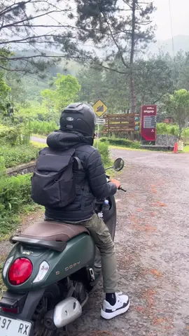 Orang Tasik belum pernah ke Galunggung? Aduh kasian deh🤪 #galunggung #tasikmalaya #mountain #gununggalunggung 