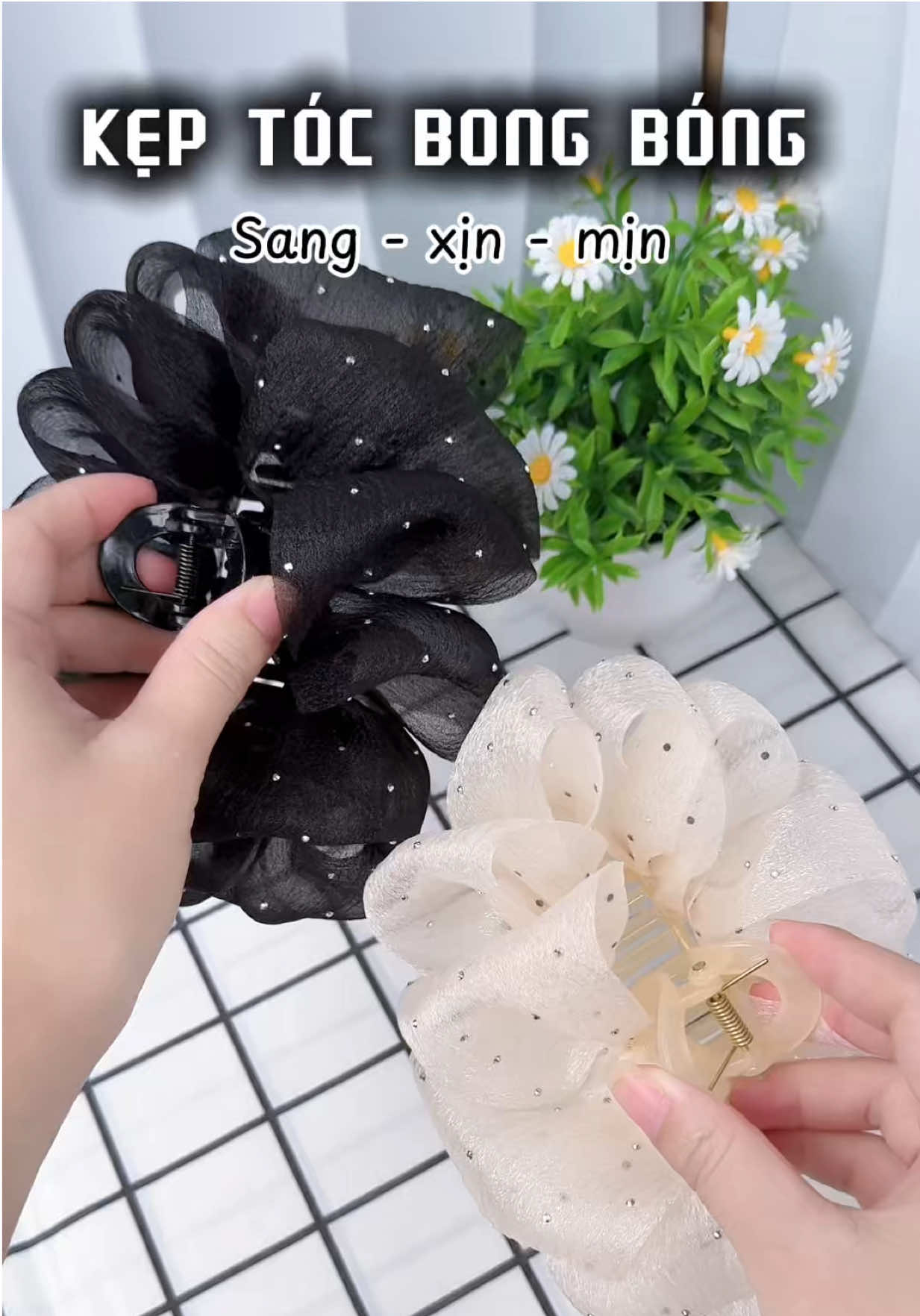 Kẹp tóc nơ bong bóng đính đá siêu xinh ♥️ #emthuygiadung #keptoc #keptocbongbong #keptocxinh #keptoccangcua 