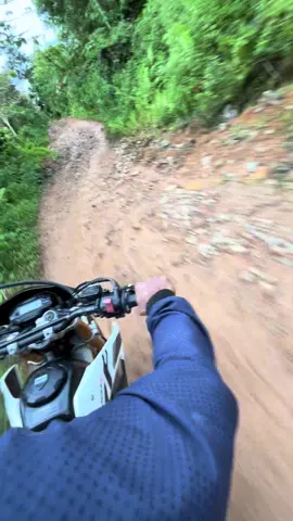 suyek salah jalurr🤣🤙pelek brt sudah teruji kuatt👍🏻#fyp #crf150l #crf250cc #crfherexstyle #crfgastrack 