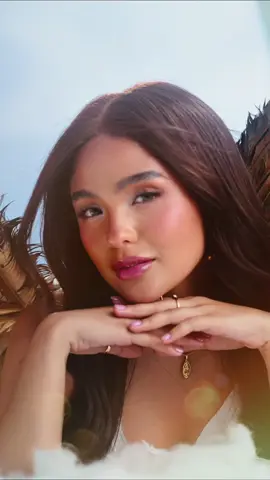 Just in case you needed a heavenly sign to switch things up. 😇☁️ #LuckyBeauty #LuckyCharms