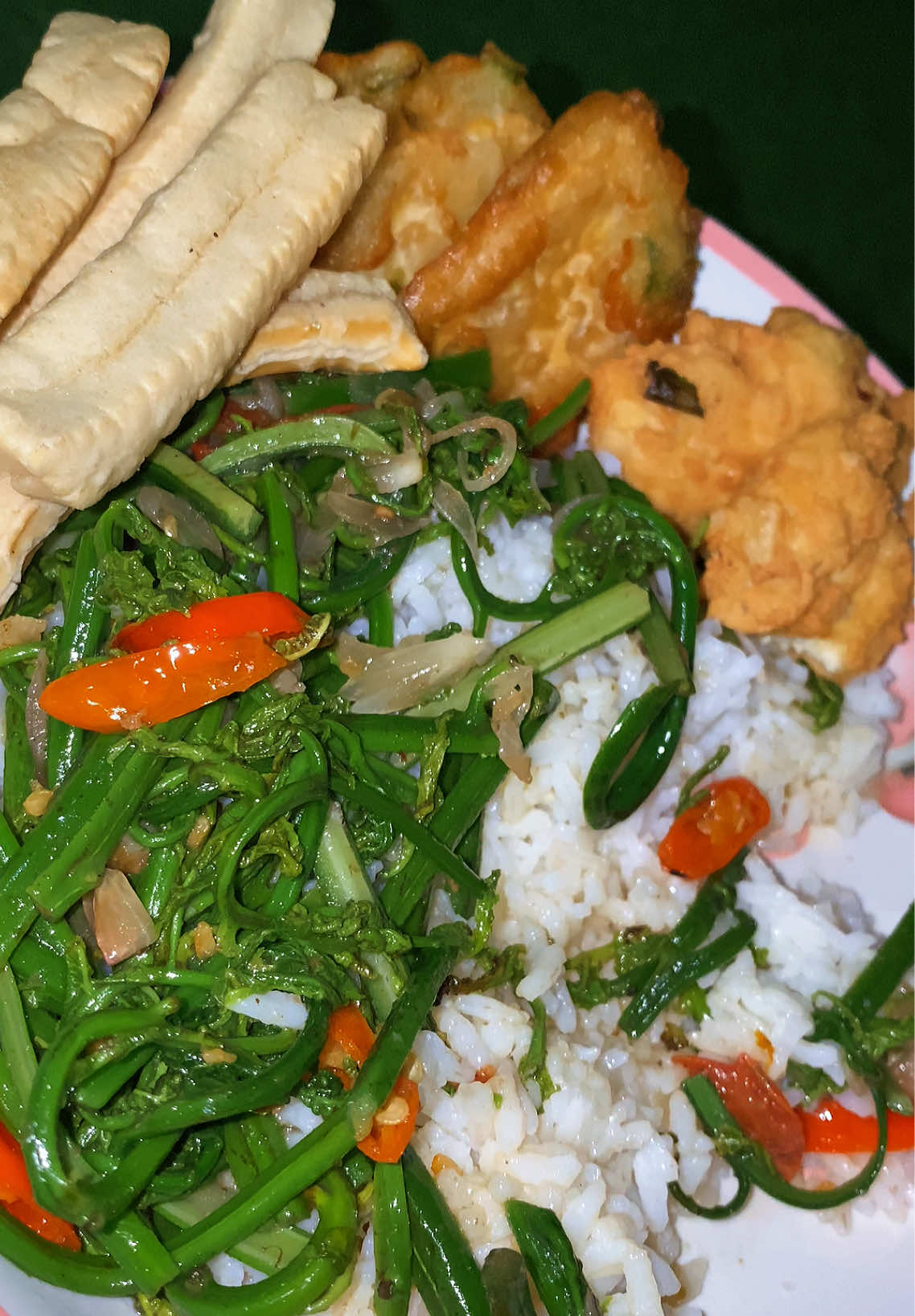 Tumis pakis , perkedel tahu , tempe mendoan 🤤 #pakis #masakansimple #menusimple #masakanrumahan #bikinngiler 