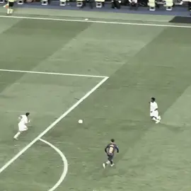 ياخي فيني + من الاكسبلور؟ متابعه وياك 💗.  #fyp  #viniciusjunior  #vinicius  #تصميم_فيديوهات🎶🎤🎬  #football 