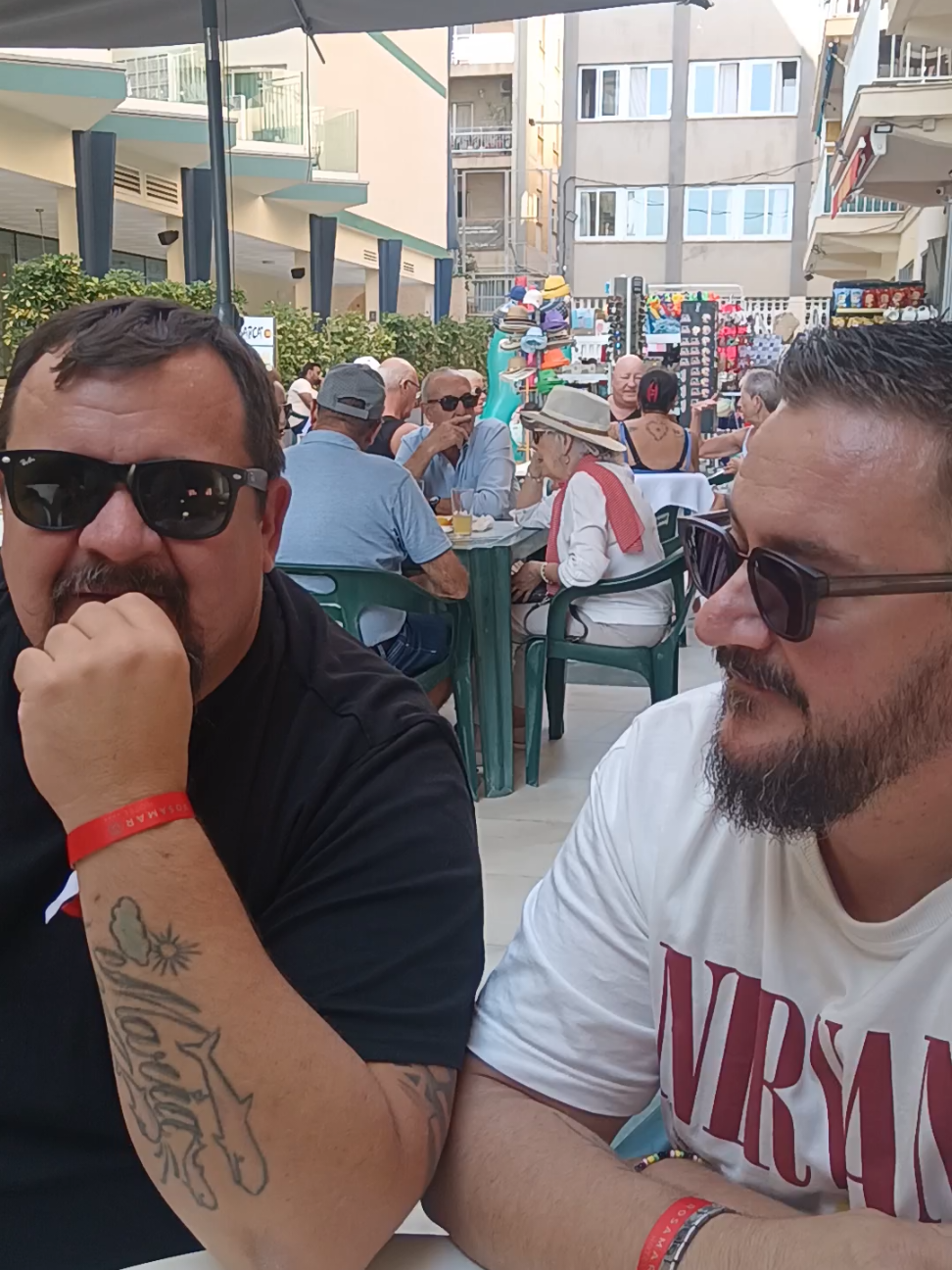 En cualquier bar de @benidorm  con @AlexBMW 🤣 #humor #risa #cerveza #parati #Viral 