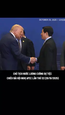 Tối ngày 29/10/2025, theo giờ Hàn Quốc, Chủ tịch nước Lương Cường dự tiệc chiêu đãi chào mừng của Tổng thống Hàn Quốc Lee Jae Myung. Trong khuôn khổ chương trình tham dự Tuần lễ Cấp cao Diễn đàn Hợp tác kinh tế châu Á-Thái Bình Dương (APEC) lần thứ 32 tại Hàn Quốc. #APEC2025 #ChutichnuocLuongCuong  #viewtiktok #xuhuongtiktok 