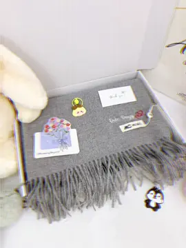 Món quà nhỏ cho thế thế giới của em. Chúc anh có được em 🤣🤣🤣. Nụ cười của kẻ chiến thắng.  #tientheuhuyentrang #monqua #quatang #quoctenamgioi #viral 