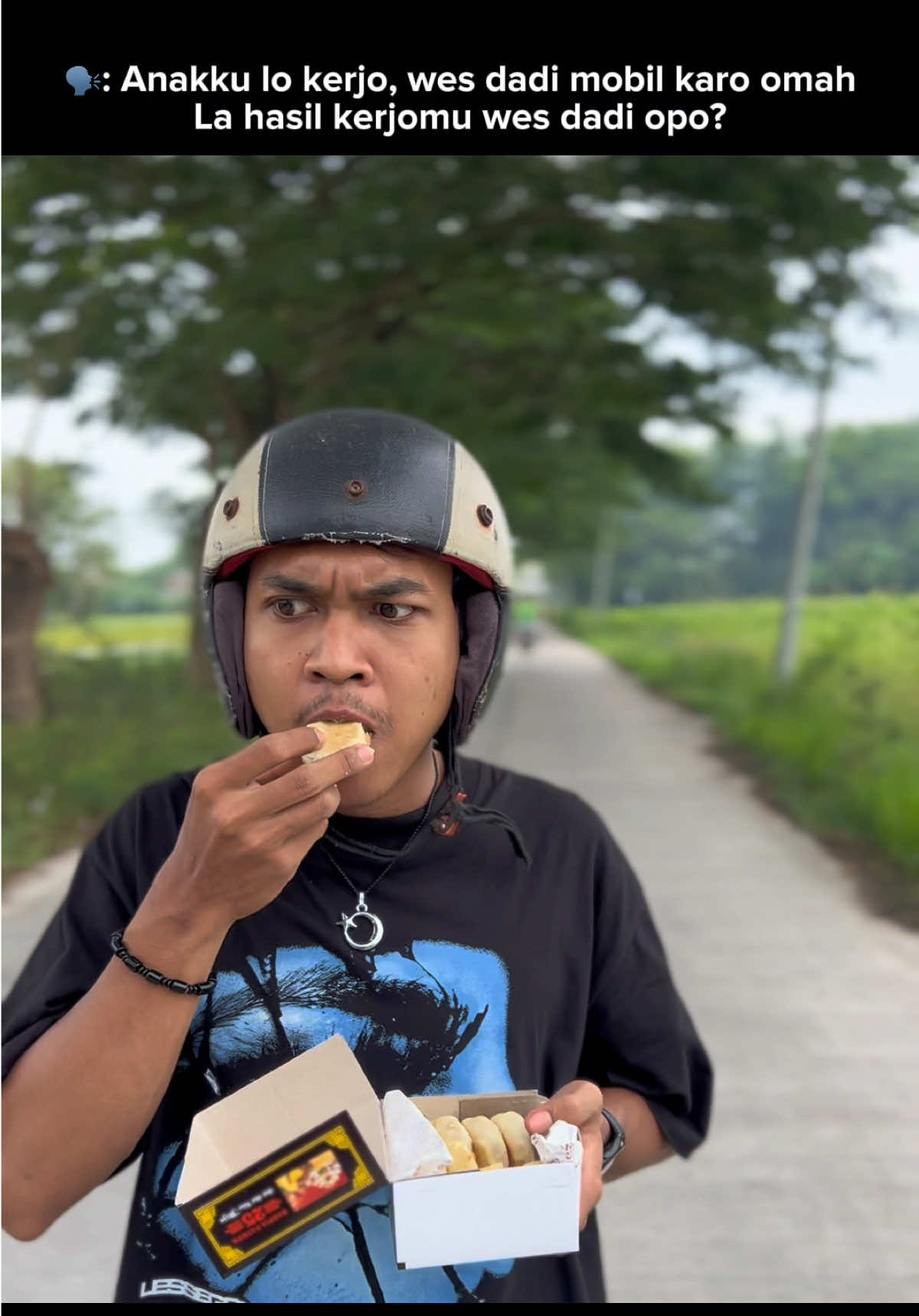 Untung aku wonge ora emosinan lek! Ada #keistimewaanjogja dalam sekotak Bakpia Pathok 25 #komedi #rajasalmanbojonegoro #yogyakarta 