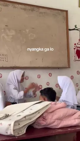 mie atas mie bawah lho iki #sebelassatuugacorr #smansa #fyp #kebersamaan 