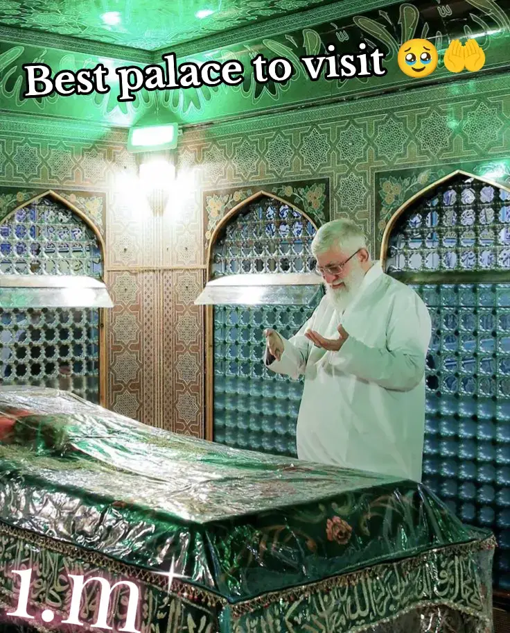 মদীনা, যা আল-মদীনা আল-মুনাওয়ারা নামেও পরিচিত, এটি সৌদি আরবের একটি শান্তিপূর্ণ ও আধ্যাত্মিকভাবে গুরুত্বপূর্ণ শহর, যা এর গভীর ইসলামিক ঐতিহ্য ও ঐতিহাসিক গুরুত্বের কারণে লক্ষ লক্ষ মানুষের হৃদয়ে বিশেষ স্থান দখল করে আছে। এটি হলো প্রিয় নবী হযরত মুহাম্মদ সাল্লাল্লাহু আলাইহি ওয়া সাল্লাম-এর মসজিদ (মসজিদে নববী) এর শহর, যা সারা বিশ্বের মানুষকে আকর্ষণ করে — যারা এই পবিত্র স্থানের প্রশান্ত পরিবেশ অনুভব করতে, পবিত্র নিদর্শনগুলো ঘুরে দেখতে এবং শত শত বছরের ইসলামি ইতিহাসের সঙ্গে আত্মিক বন্ধন গড়তে আসে। সাংস্কৃতিক ও আধ্যাত্মিক ভ্রমণের জন্য উপযুক্ত এই শহরটি ঐতিহ্য, আতিথেয়তা এবং প্রশান্তির একটি অনন্য সমন্বয় উপস্থাপন করে — যা প্রতিটি ভ্রমণকারীর মনে চিরস্থায়ী ছাপ ফেলে।