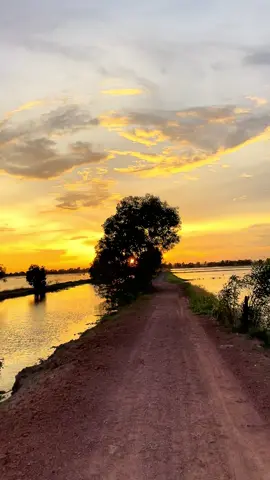 Hoàng hôn chổ bạn thế nào…..#buontamtrang 