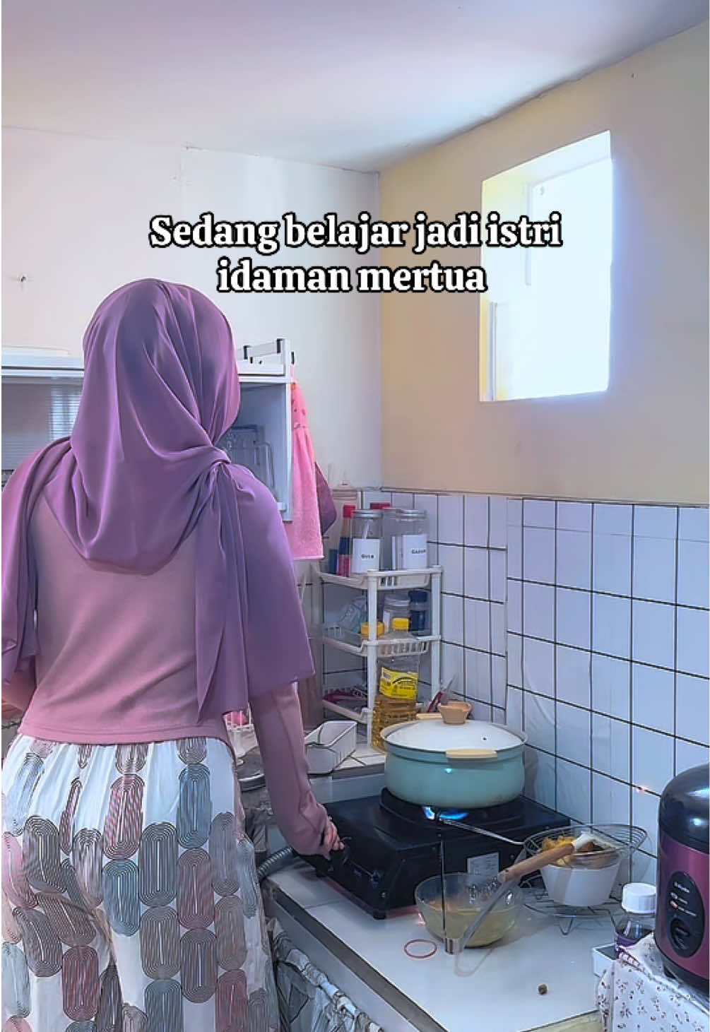 Wanita katanya harus pintar masak yakan #kamaraesthetic #roomdecor #kamarkost 