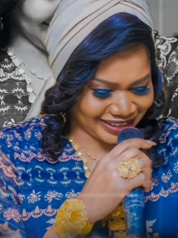 تغريد العشره🎤❤ (الغريدة🕊).  .  .  .  .  .  #تغريد_العشره #اغاني_سودانية #قونات_بلادي😍🇸🇩 #تصميم_فيديوهات🎶🎤🎬  #creatorsearchinsights 