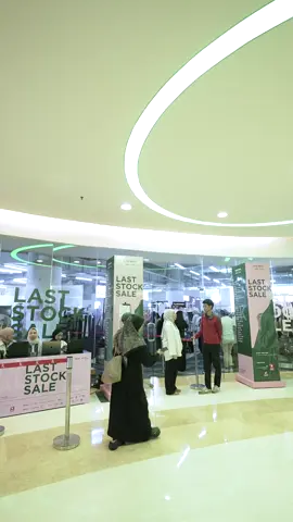 Keseruan Last Stock Sale hari pertama nih Shisters, kalian udah mampir belumm? #shibyshireen #shireensungkar #shisters 