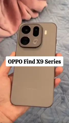 OPPO Find X9 đây, ai đang xem livestream sự kiện ra mắt OPPO Find X9 điểm danh nha #OPPOFindX9Series #OPPOFindX9 #KhaiPhongNhungVoTan #ZoomIntoVietnam #findx9 