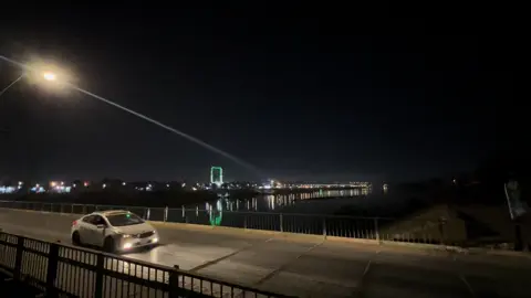 خلو عبارة مناسبة من يمكم#foryoupage #viral #النجف_الأشرف #كورنيش_الكوفة #تصميم_فيديوهات🎶🎤🎬 