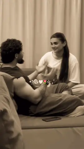 #انتي_بعيني_احلا_بنيا🥺♥#منشن_لشخص_تهديه_هيك_هدية♥️😍#فيديوهاتي_تصاميمي🎶🎬 #إكسبلور؛🔥 #fypシ゚viral🖤tiktok☆♡🦋myvideo 