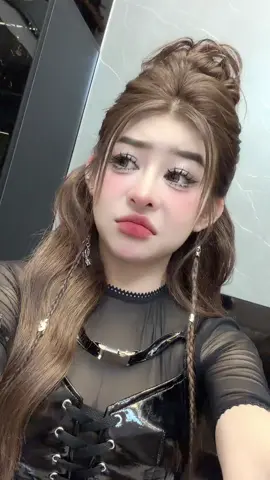 Hẹ hẹ ! #hanacamtien 