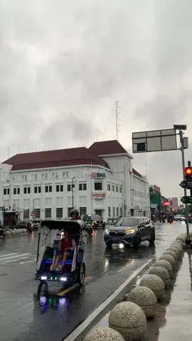 Malioboro after rain #malioboro #yogyakarta 