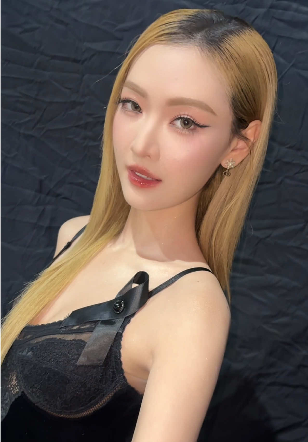 ไอร่ารู้มั้ย🖤