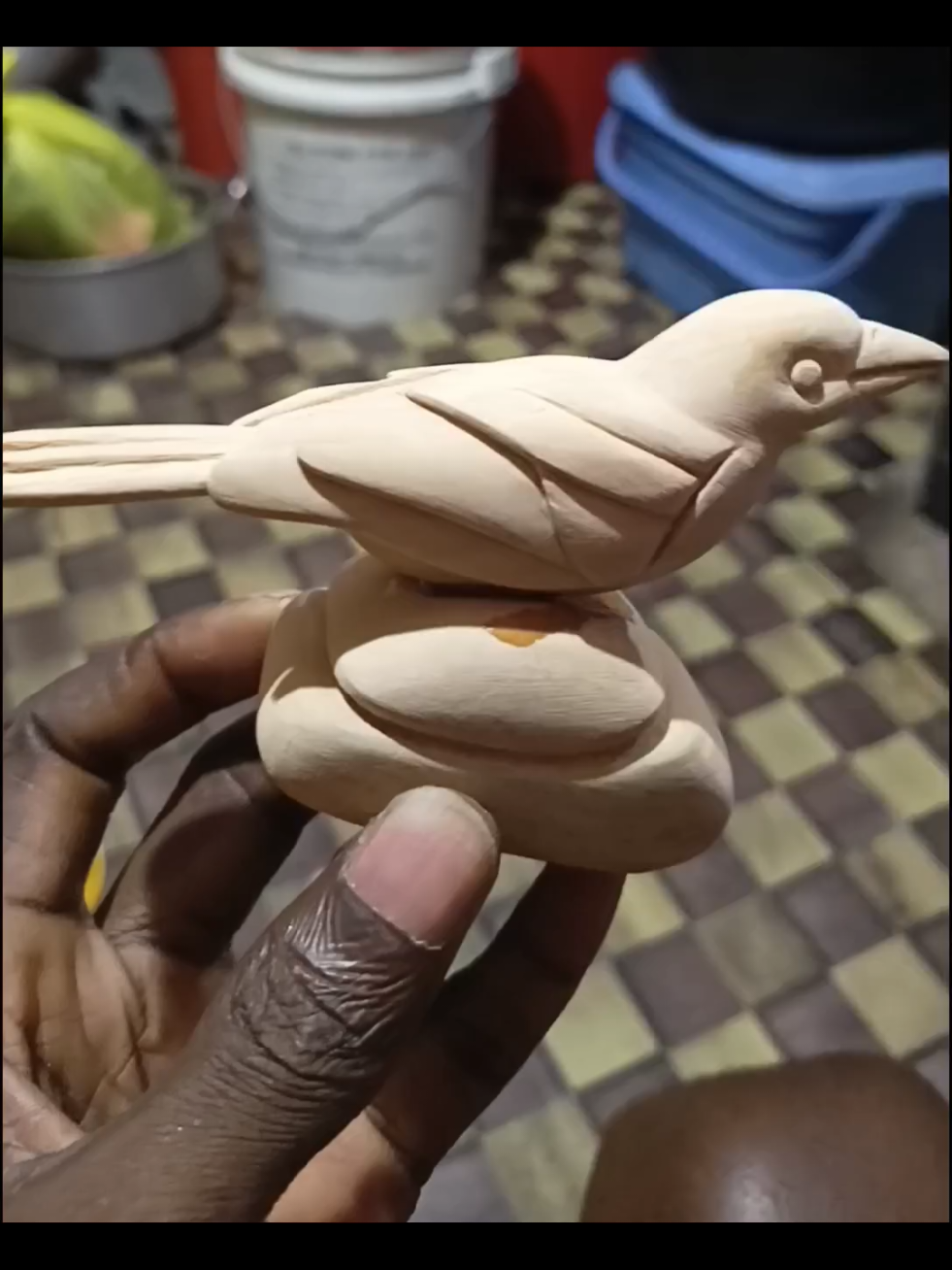 Raw talent; I used just razor blade to carve this wooden bird.. #artlovers🎨 #goviral #foryoupage❤️❤️ #talent 