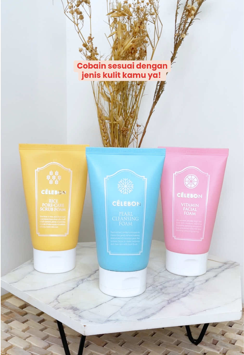 Udah tahu kan sekarang perbedannya. Yukk, cobain sesuai dengan jenis kulit kamu 😍🤗 #celebon #facialfoam #koreanskincare 