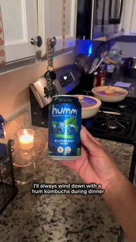 Yall know I will not stop supporting gut health okay it's so important and @Humm Kombucha Shop  knows exactly what they are doing  #bestkombucha #hummpartner 