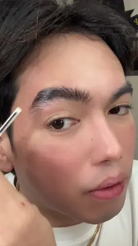 Plakado gyud imong kilay all day og kini nga eyebrow gel imong gamiton!❤️ 