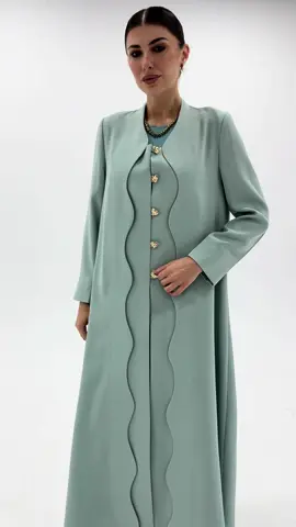 عباية كريب بشال مموج من تصنيف Shaal Line  بتصميم مميز لقصة الشال المموج عباية تجمع بين الفخامة والنعومة بأسلوب راق يمنح اطلاله انثوية متفردة #عباية_فخمة #عبايات_اليس_لاين #براند_سعودي #fyp 