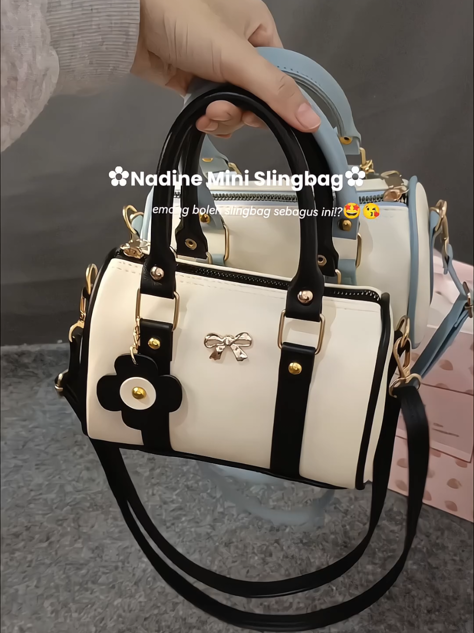 jujur sih emg tas nya sebagus itu, tidak mengecewakan😭❤❤ #tas #taswanita #tasselempang #slingbag #minibag 
