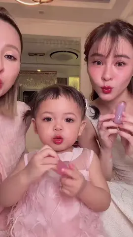 โมเน่ใช้ทู๊กกกกวัน🤣#โมเน่ #โซลโมเน่ #แฝดโซลโมเน่ #เมพรีมายา 