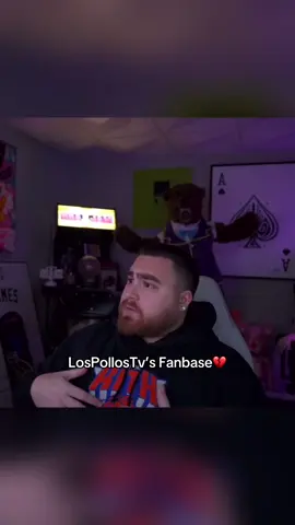His chat is actually so funny💀#lospollostv #fyp #foryoupage #explore #lospollos 