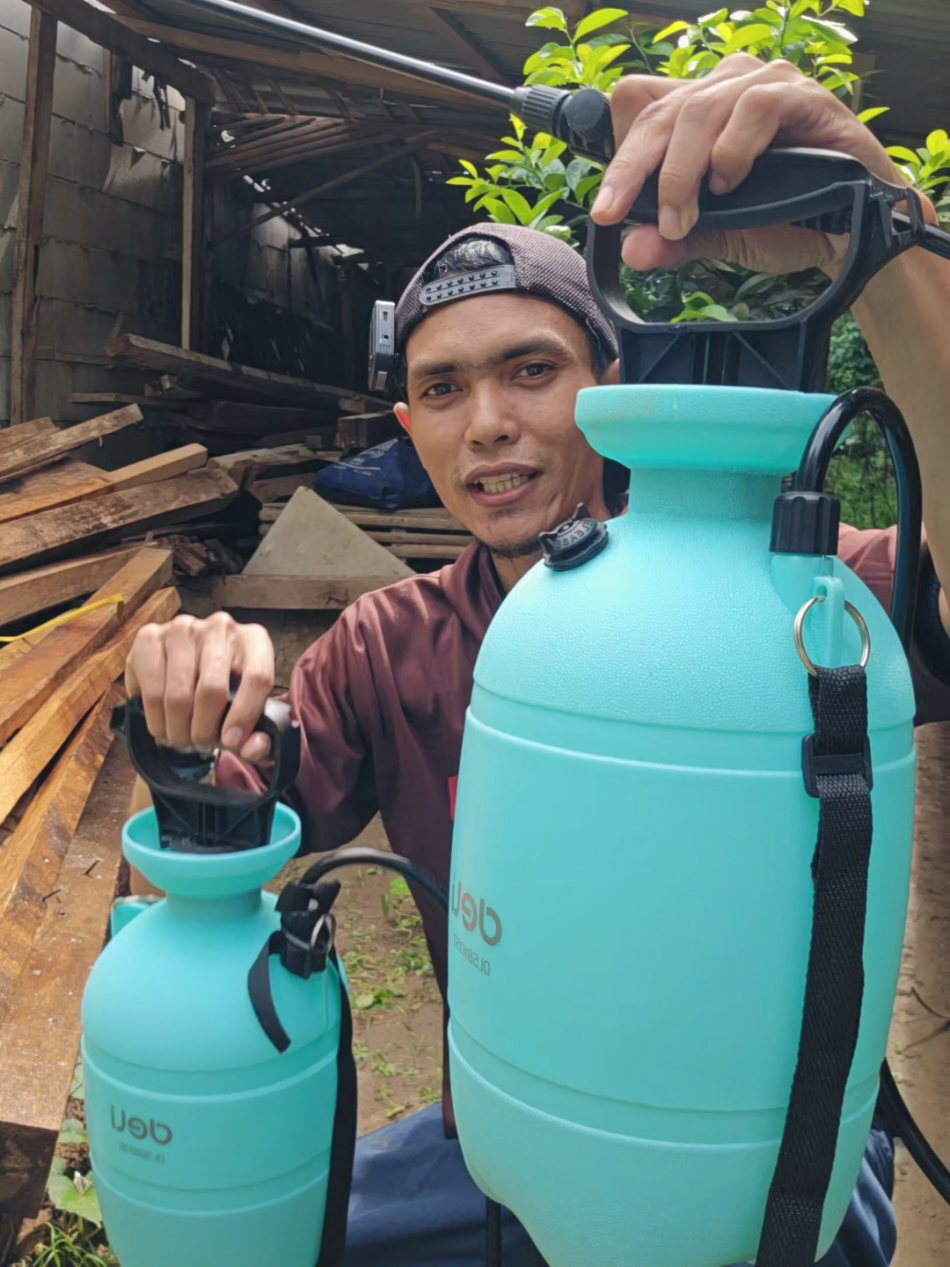 Membalas @sarto4333 Rekomendasi alat pertanian semprotan tanaman kapasitas 3liter dan 5liter manual pompa #sprayertanaman #alatpertanian #semprotantanaman #semprotanair 