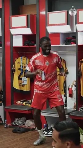 Allano goyang dulu🕺🇧🇷 #Persija #OlahragaTikTok 