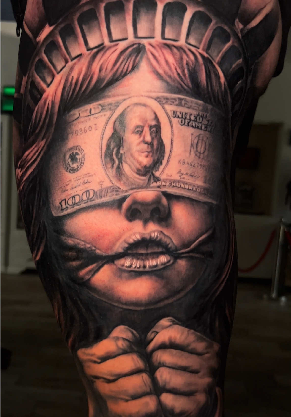 📲 Запишете си безплатна консултация за татуировка като ни пишете на лично съобщение!