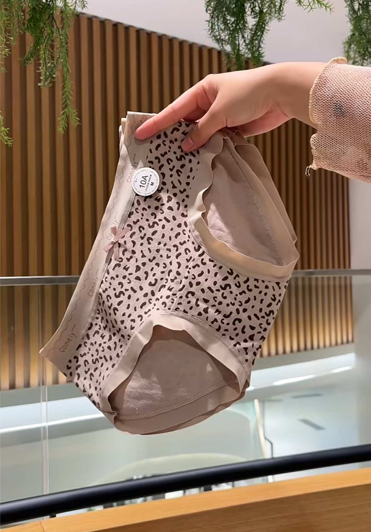 Quần chip cotton nhiều họa tiết màu trung tính.  #noiynu #noiy #quanchip #quanchipcotton #quanchipsieure 