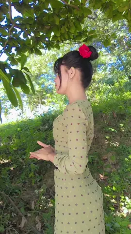 #ဖင်လှုပ်ဆော့တော့ဘလိန်းတယ်ဒါမျိုးဆော့တော့အသဲမပေးကြဘူး🙂😢 #ချစ်စရာလေးမလား🙈 #မျက်စိမနောက်ကြေး😂😂 