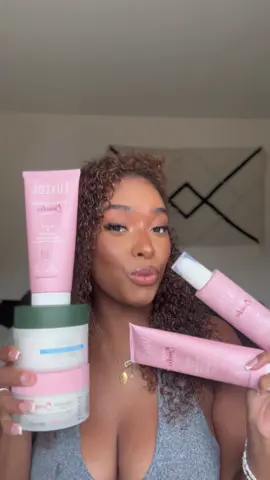 J’ai testé la routine boucles Luxéol 💕 Et en ce moment, elle passe de 120 € à 77 € 😳 •⁠  ⁠Livraison offerte 🚚 •⁠  ⁠Trousse offerte 🎀 •⁠  ⁠Masque fortifiant offert 🌸 Le moment parfait pour tester ✨ @Luxéol #cosmétique