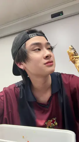 ใครป้อนให้ทาย #THAIchayanon #BUSbecauseofyouishine 