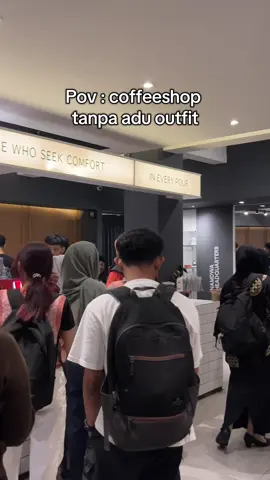 Enakan nongkrong apa adanya apa kudu adu gengsi sih ? 🤔  #namdwaheadquarters #kopiansolo #coffeeshopums #namdwaums #solo 