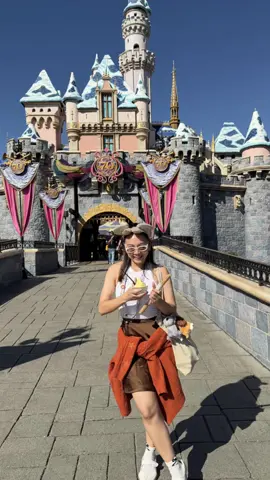 ครึ่งบ่าย Disneyland ทำไปแปดล้านกิจกรรม🤣🩷🤩💯✨ #disneyland #disneylandcalifornia #ดิสนีย์ #ดิสนีย์แลนด์ #disneyadult  @Oath Panuwannakorn 