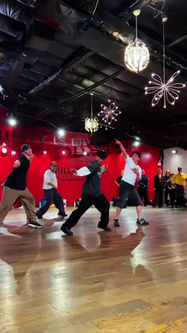 Absolutely loved this class!!! Thank you so much @itsmarymason for teaching! 😆🙏🏻🔥🔥🔥 Dancing at @MDC DANCE COMPLEX was like a dream come true, always wanted to take a class here growing up and no I have which is unreal!!  #dance #millenniumdancecomplex #losangeles #dancer #brysontiller 