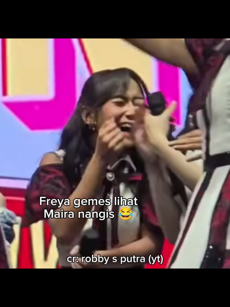 Freya ngetawain dek Maira yang lagi nangis 😂  #jkt48 #freyajkt48 #mairajkt48 #gen7 #gen13 
